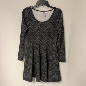 Black and gray zig zag dress